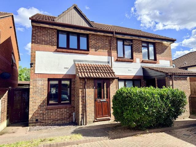 House for sale in Badgers Dene, Grays