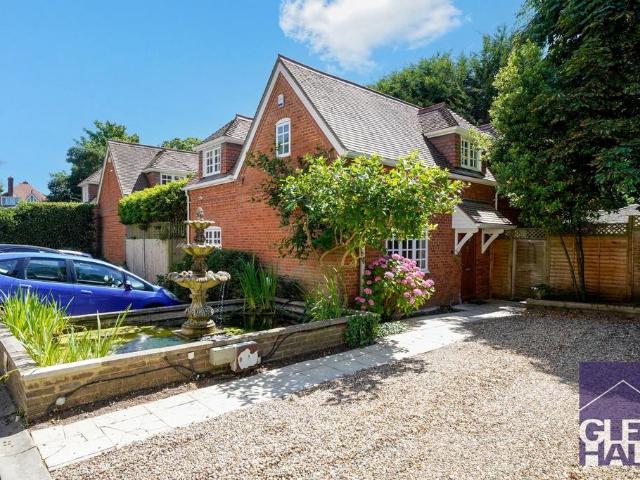 House for sale in New Southgate, Isle Of Man