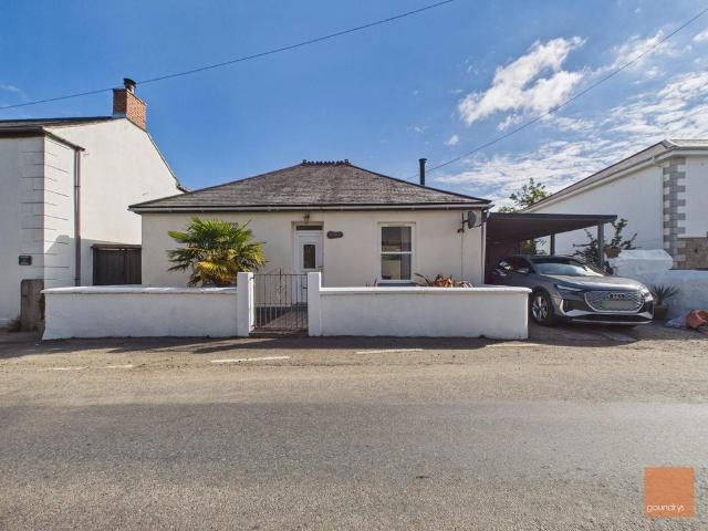 House for sale in Scorrier, Cornwall