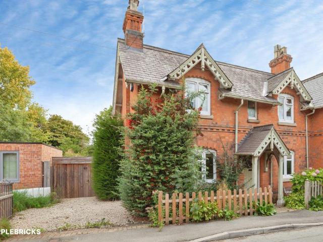 House for sale in Great Glen, Harborough