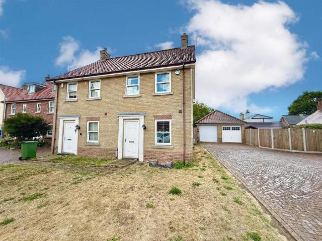 House for sale in Stokesby, Norfolk