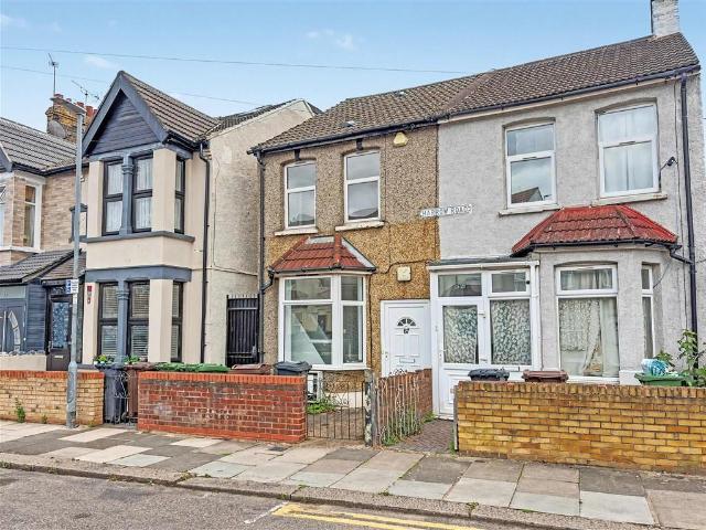 House for sale in Thames View, Greater London