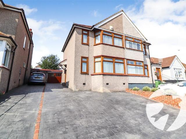 House for sale in Barnehurst, Greater London