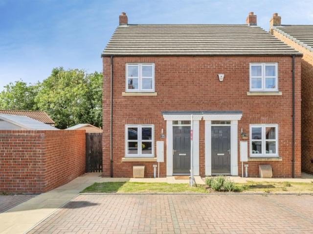 House for sale in Hut Green, Eggborough