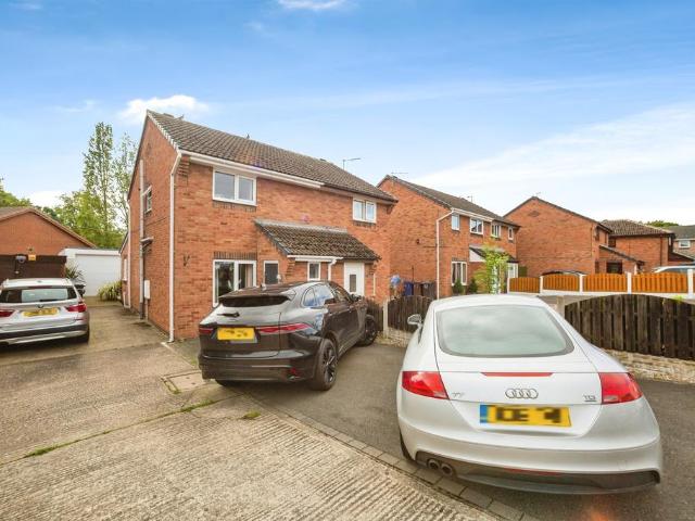 House for sale in Royston, South Yorkshire
