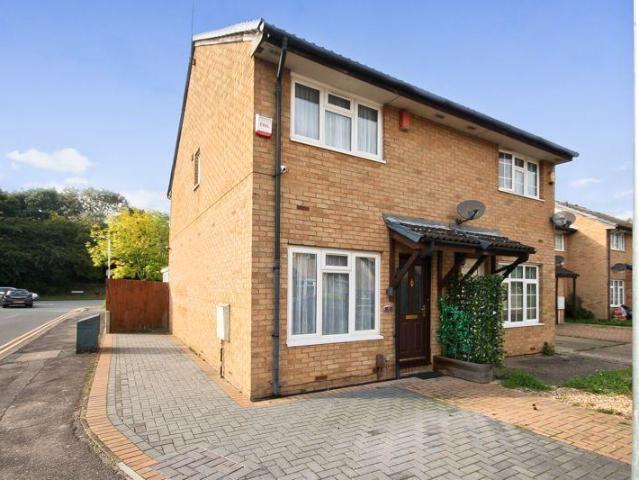 House for sale in Yeading, Greater London