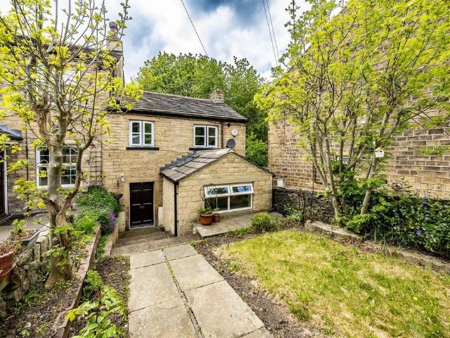 House for sale in Waterloo, Almondbury