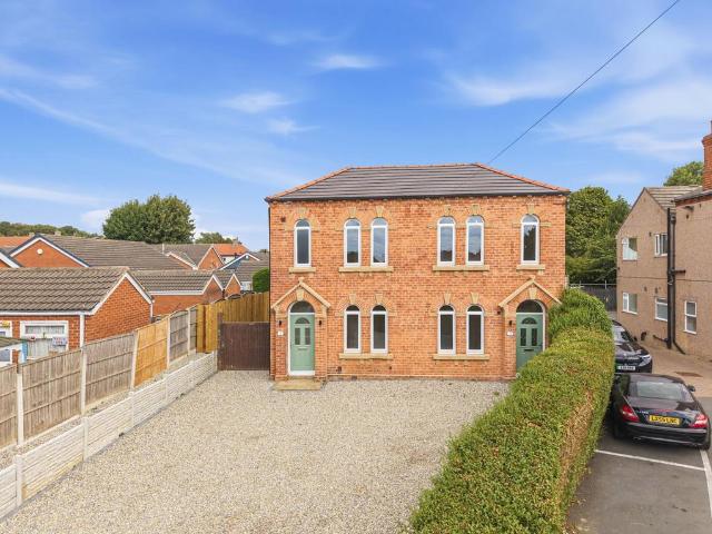 House for sale in Scholes, West Yorkshire