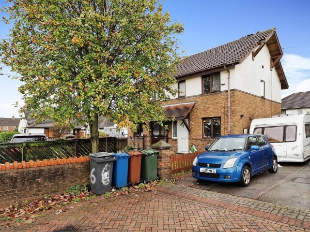 House for sale in Royston, South Yorkshire