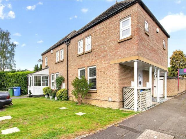 House for sale in Winkfield
