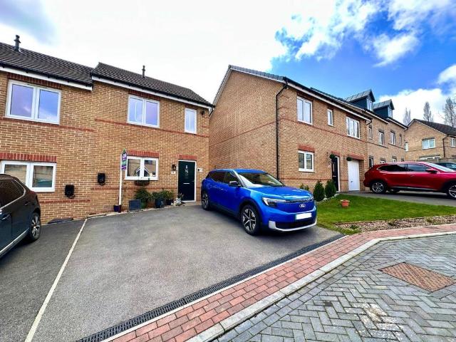 House for sale in Milnsbridge, West Yorkshire