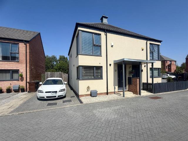 House for sale in Ledston, West Yorkshire