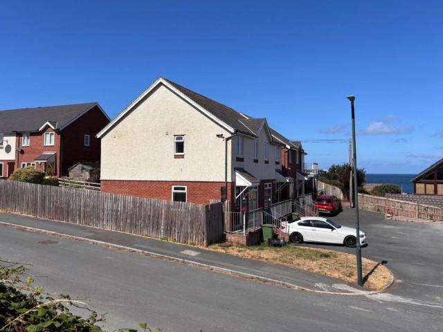 House for sale in Waun Fawr, Wales