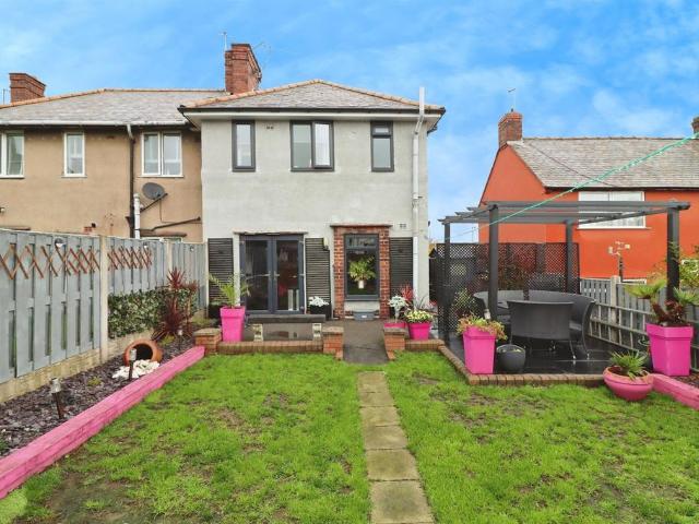 House for sale in Loundsley Green, East Midlands