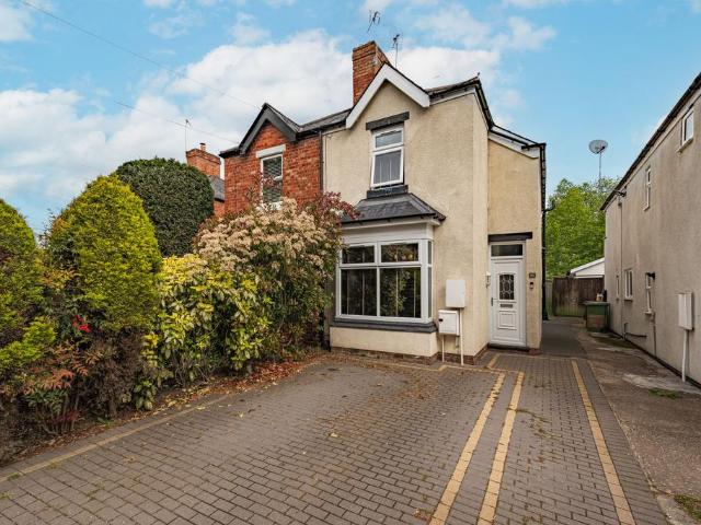 House for sale in Gun Hill, Warwickshire