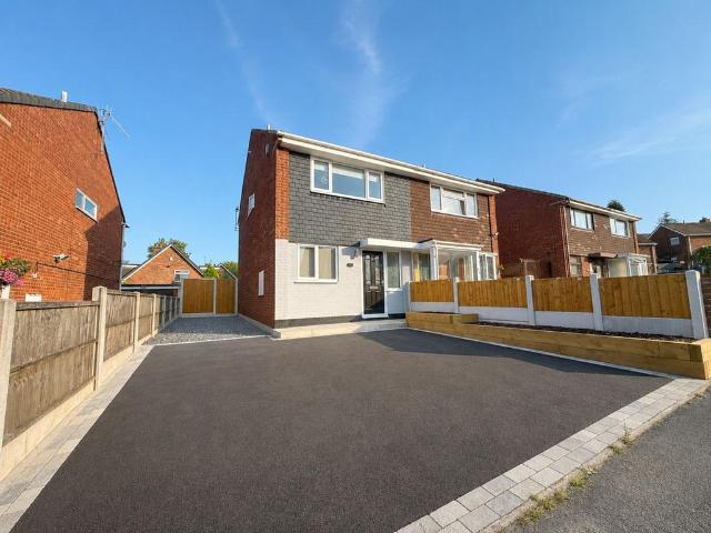 House for sale in Norton-Le-Moors, Stoke-on-Trent