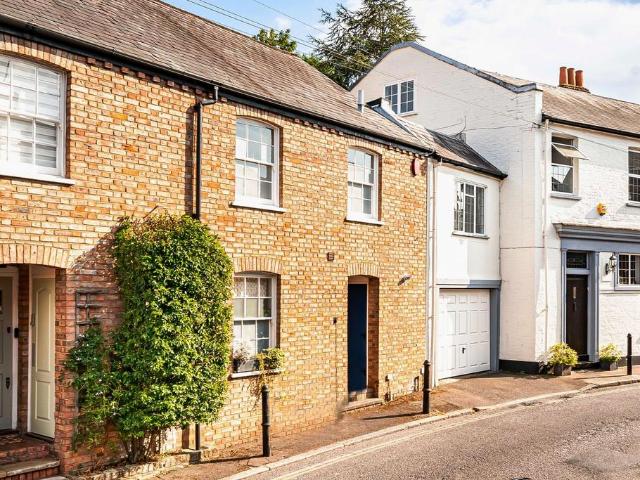 House for sale in Harrow On The Hill, Greater London