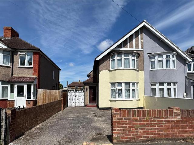 House for sale in London Borough of Hounslow, Hanworth