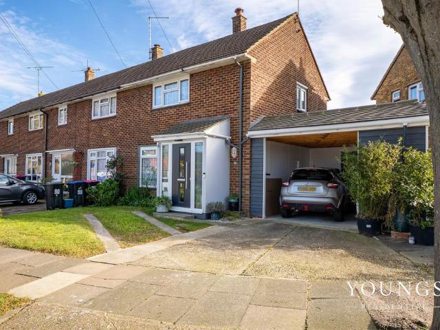 House for sale in Alton Barnes, Essex