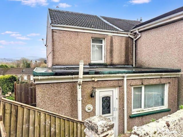 House for sale in Dyffryn Clydach, Neath Abbey