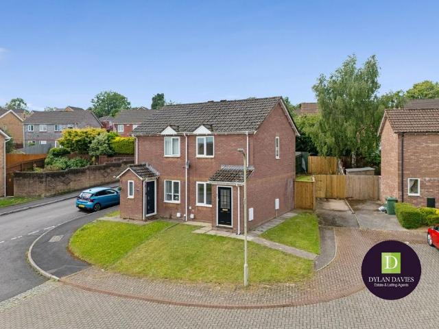 House for sale in Llanharry
