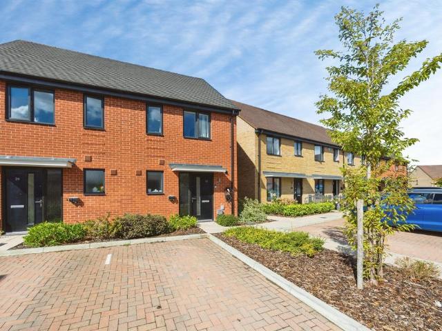 House for sale in Cheeseman's Green, Bridgefield