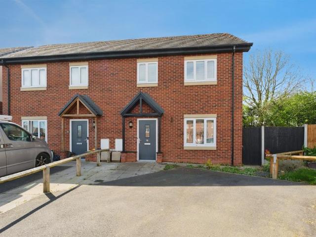 House for sale in Rossmore, Cheshire