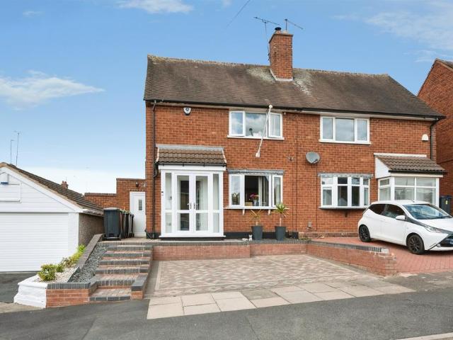 House for sale in Perry Beeches, Birmingham