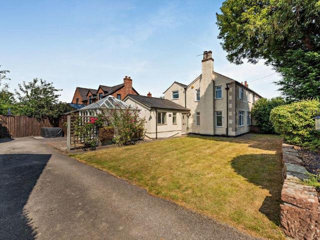 House for sale in Crewe by Farndon, Cheshire