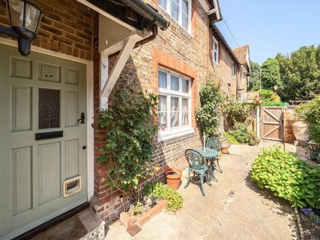 House for sale in Eton