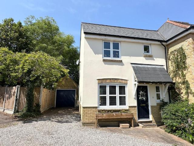 House for sale in Noak Bridge, Essex