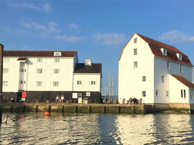 House for sale in Whisstocks Place, Eastbridge