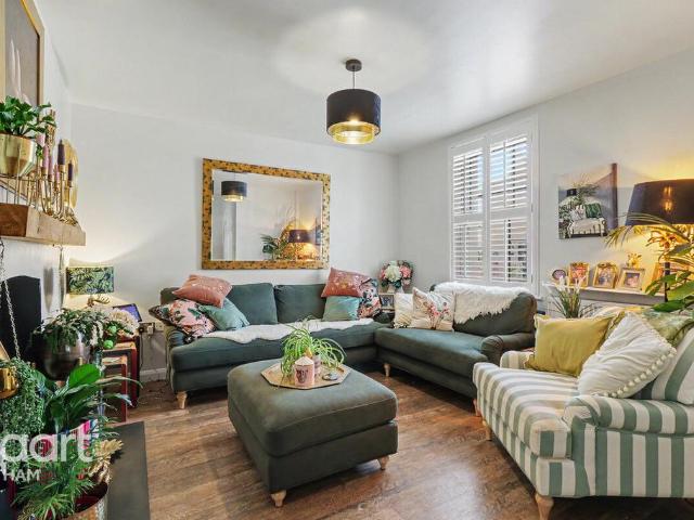 House for sale in Chipping Hill, Essex