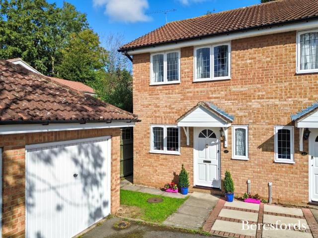 House for sale in Hutton Mount, Navestock Side
