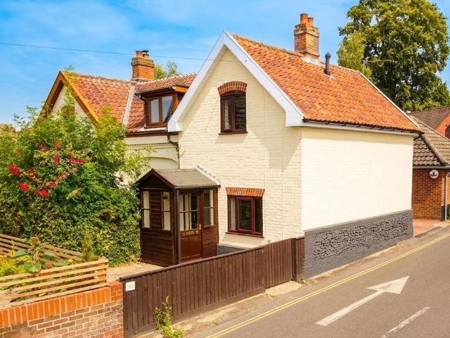 House for sale in Wymondham, Burgh St Peter
