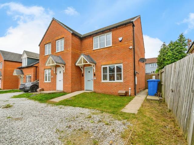 House for sale in Buersil Head, Burnedge