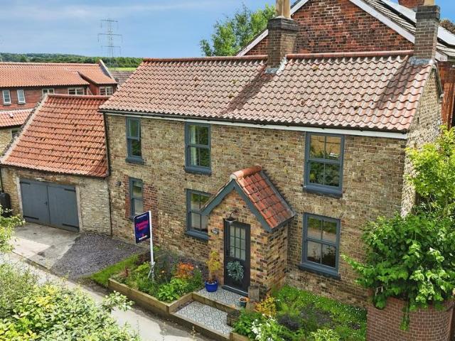 House for sale in Ellerker