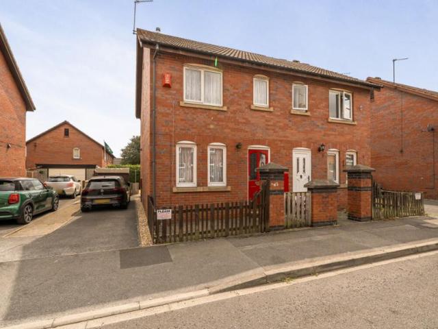 House for sale in South Kirkby and Moorthorpe, South Kirkby