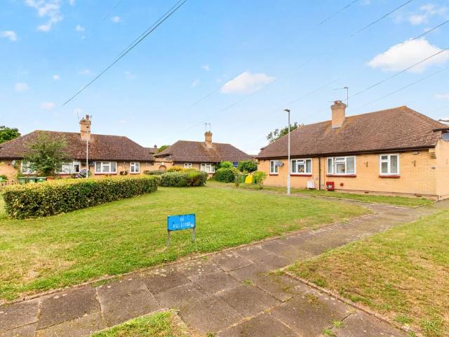 House for sale in Barnes Cray, Greater London