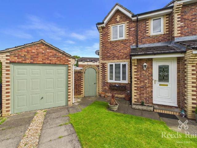 House for sale in Gawthorpe, West Yorkshire