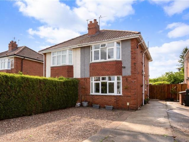 House for sale in High Field, York