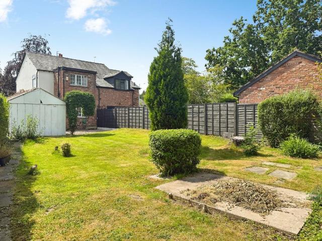House for sale in Cheadle Hulme, Greater Manchester