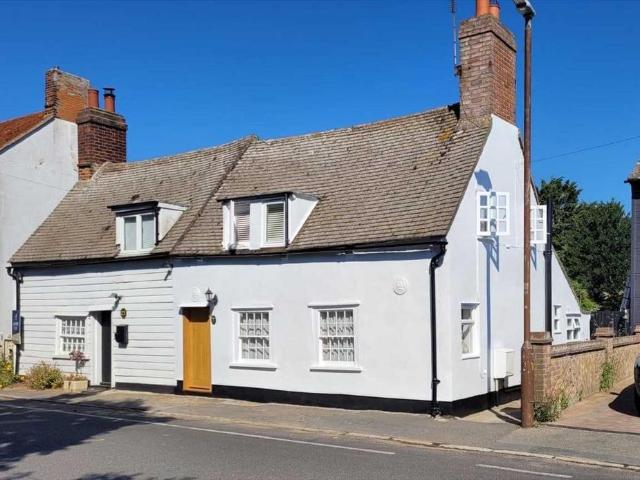 House for sale in Dale Hill, Essex