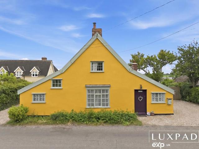 House for sale in Chelmondiston, Suffolk