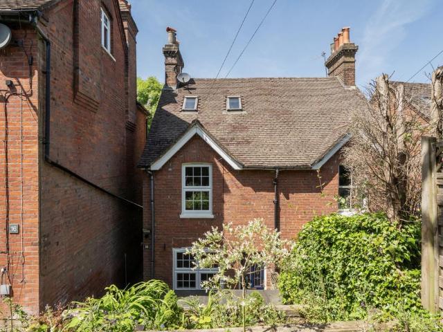 House for sale in Fole, Surrey