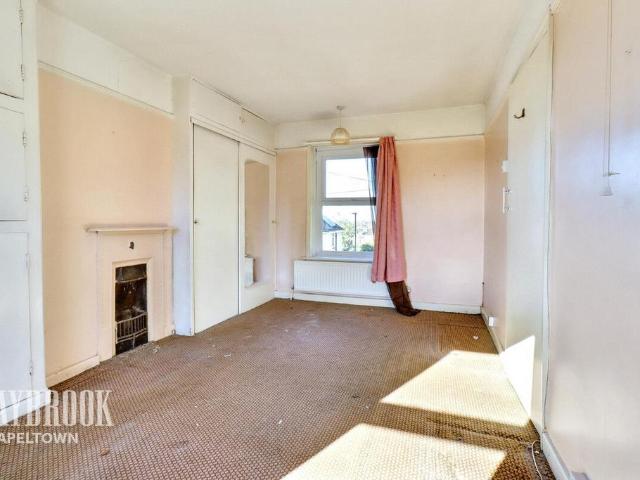 House for sale in Sheffield Lane Top, Shiregreen
