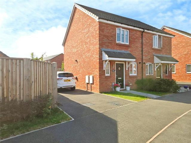 House for sale in Green Close, Warwickshire