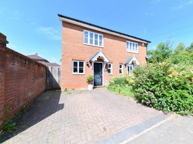 House for sale in Great Ashby, King's Walden