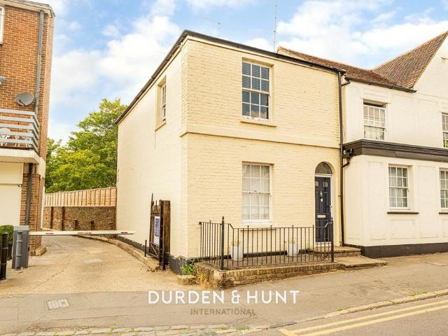 House for sale in Ongar, Epping