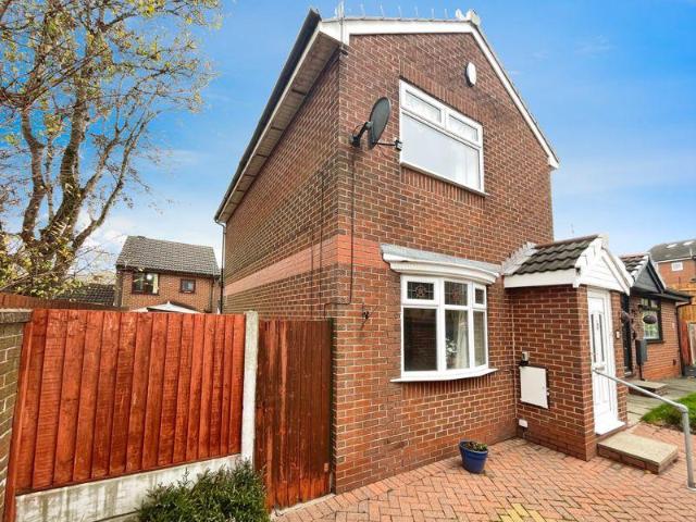 House for sale in Moses Gate, Lee Bank